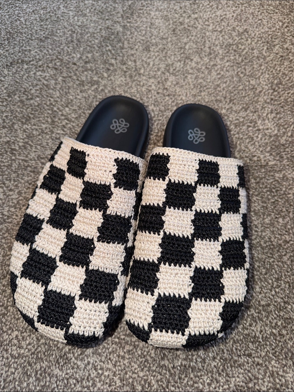 The Sak Bolinas Women's Black & Cream Checkered Crochet Slide Mules